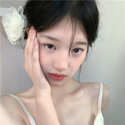 裸男孩